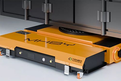 Remote-controlled electric transport tanks can easily move tens of tons of equipment.
